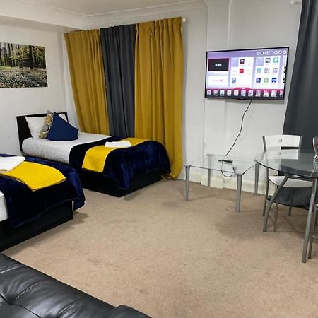 2 Bedrooms Modern Central London Apartment, Full Kitchen, 5 minutes Tube Station Exterior foto